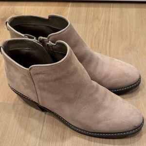 Women’s Tan Suede Ankle Sam Edelman Boots size 9